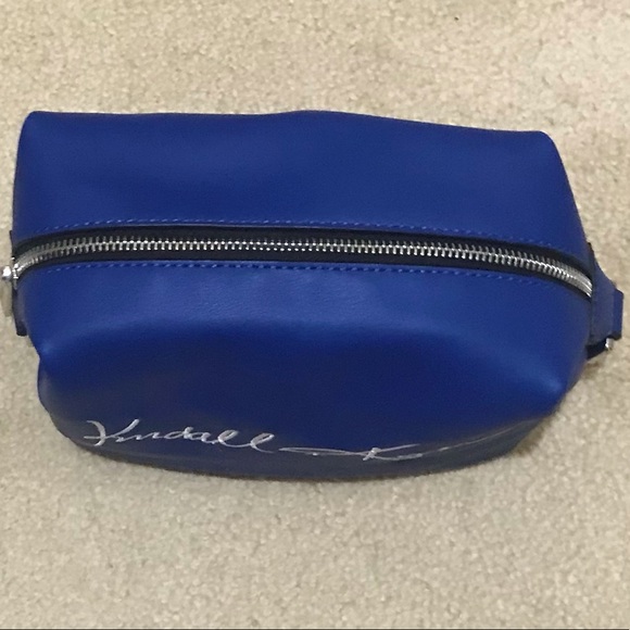 🆕KENDALL&KYLIE SUPER SUPER CUTE BLUE&WHITE CURSIVE LETTERING ACROSS MAKEUP BAG - Picture 10 of 14